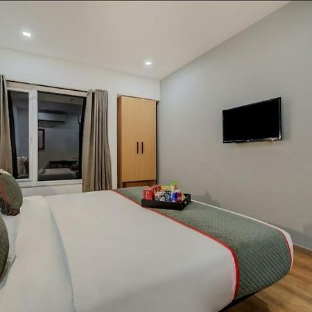 Hotel Town Plaza Pune Bagian luar foto